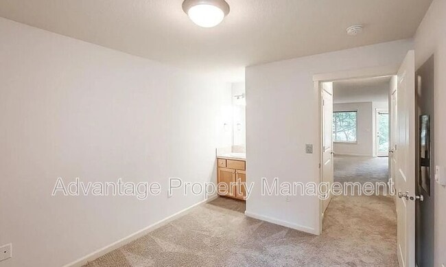 Building Photo - 6298 SW Grand Oaks Dr