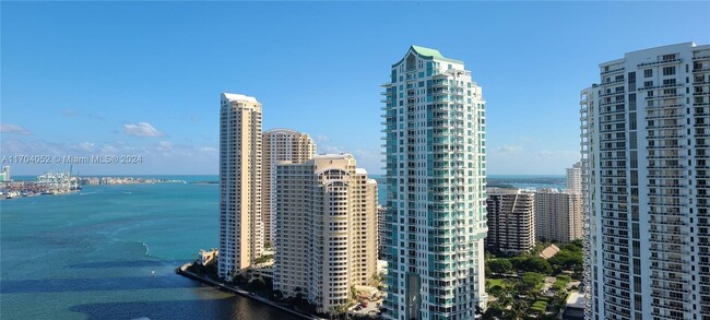 Primary Photo - 300 S Biscayne Blvd