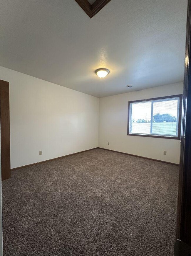 Building Photo - 2 bedroom in Billings MT 59105