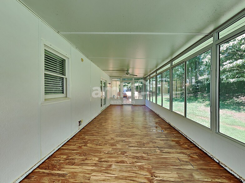 Building Photo - 6112 Glenridge Ct