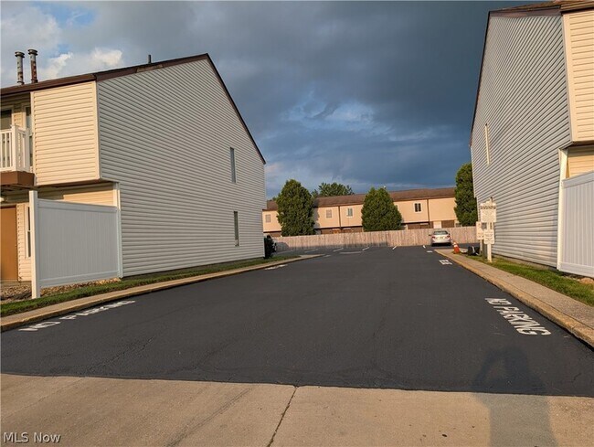 Building Photo - 1517 Whitehall Blvd