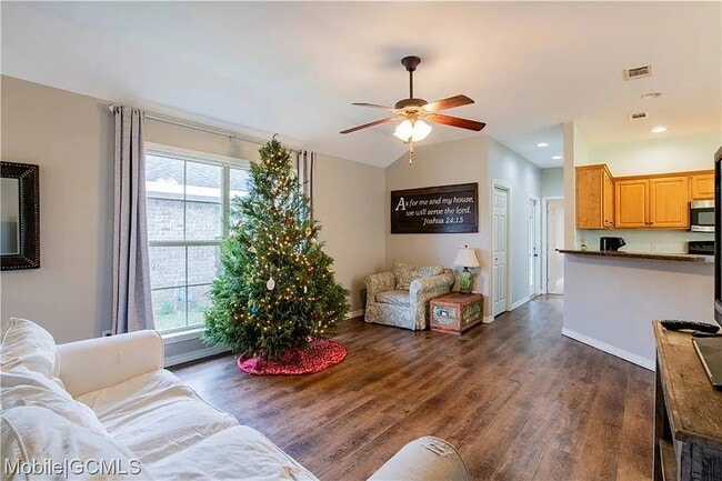 Building Photo - 8981 Spring Grove S