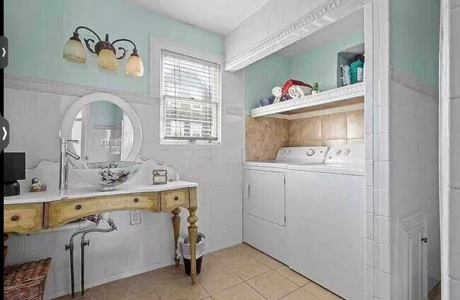 Building Photo - 300 Ocean St