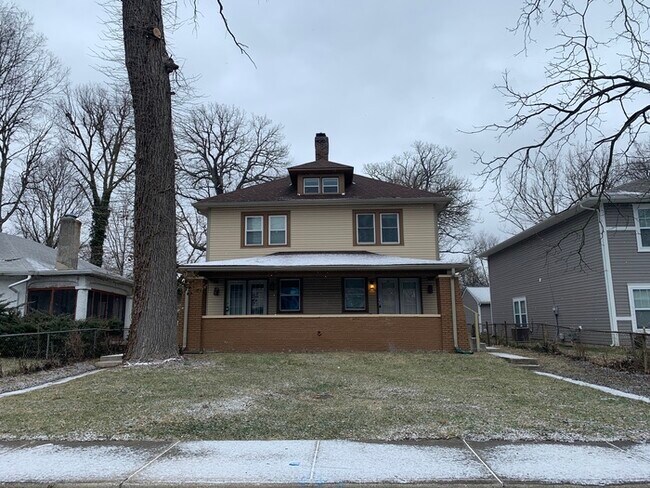 Building Photo - Nice Duplex off 38th & Carrollton