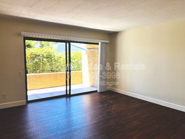 Building Photo - 2204 Plaza De Las Flores Plz