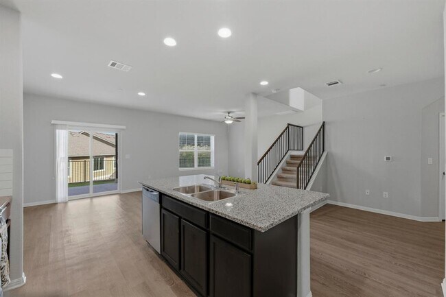 Building Photo - 516 E Slaughter Ln