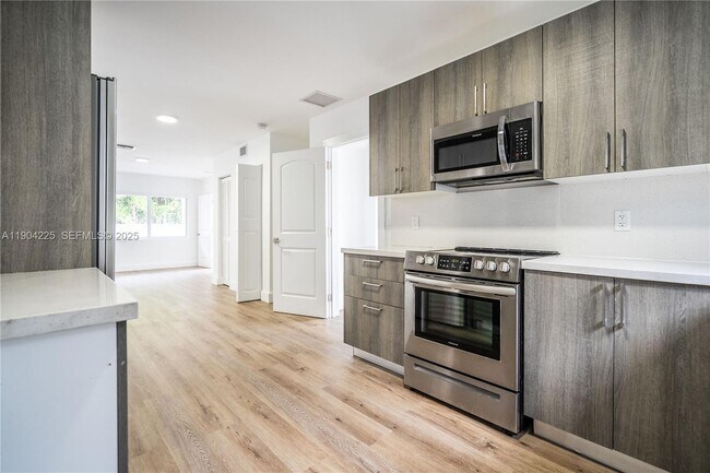 Building Photo - 1850 S Treasure Dr