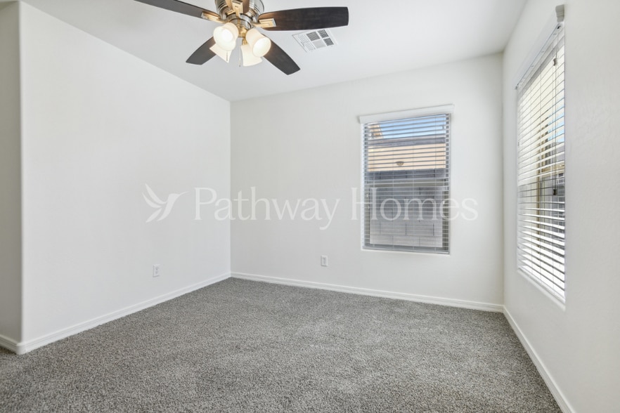 Building Photo - 207 W Latona Rd