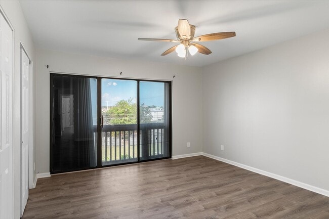 Building Photo - Spacious 3 Bedroom Townhome Available Now!