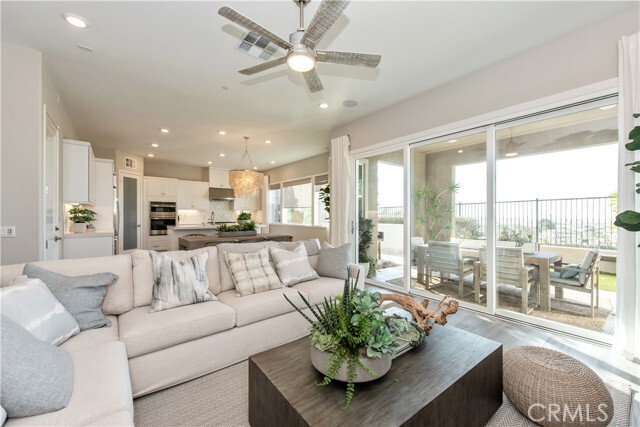 Building Photo - 551 Serrano Summit Dr