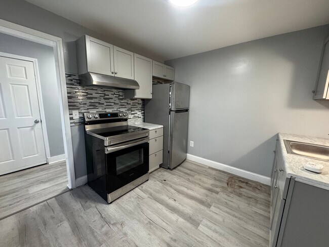 Building Photo - 414 N Bellinger St