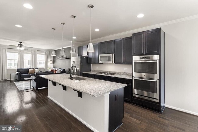 Building Photo - 16013 Haygrath Pl
