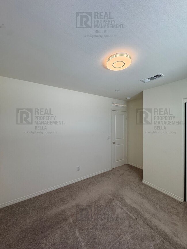 Building Photo - Spacious Corner Lot Home in Desirable Winchester Community – 4 bed + Large Backyard+ Solar!