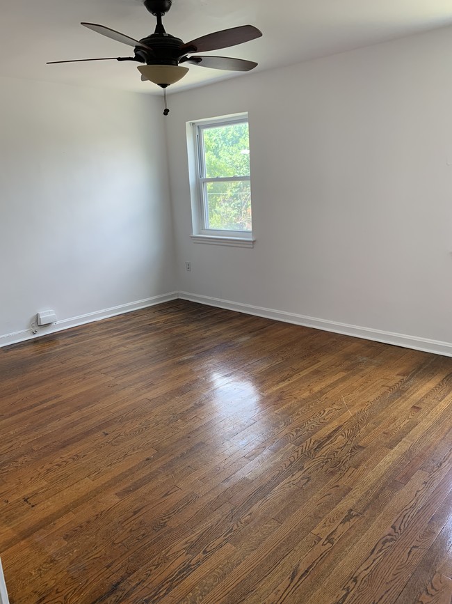 Building Photo - 4627 E Capitol St SE