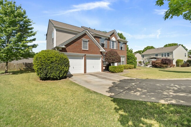 Building Photo - Beautiful 4 Bedroom, 2.5 Bath in Ballantyne Area