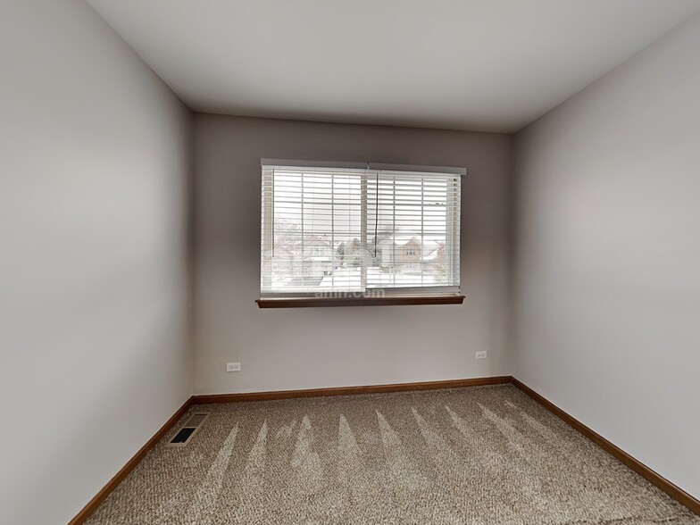 Building Photo - 571 Jenna Dr