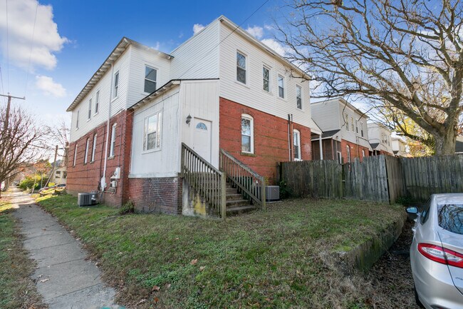 Building Photo - 349 51st St
