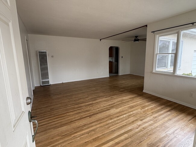 Building Photo - 1914 S Tremont St