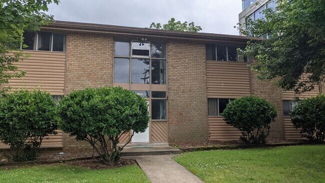 Building Photo - Walking distance to the Gulch & Music row!