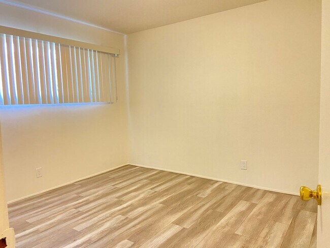 Building Photo - Cozy 3 Bedroom and 1 Bathroom in a good ar...