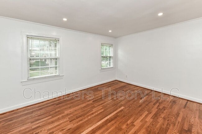 Building Photo - 1400 S Barton St