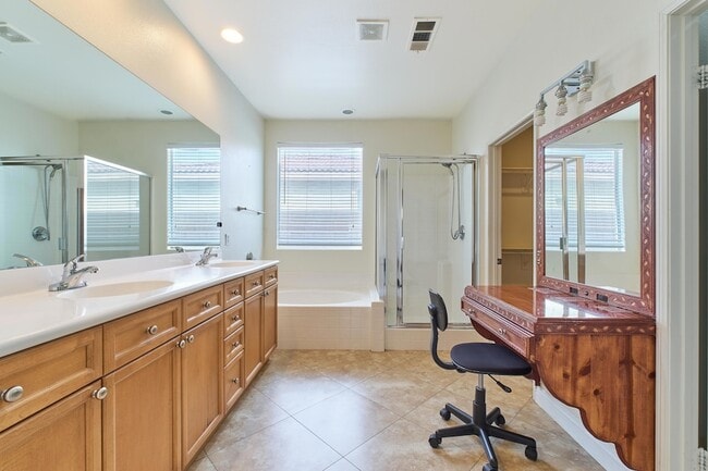 Building Photo - 82950 Vincent Dr