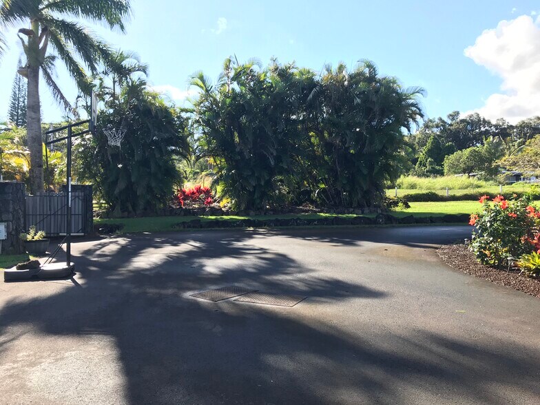 Building Photo - 1390 W Kuiaha Rd