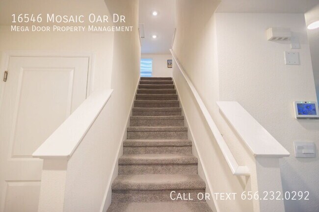 Building Photo - 16546 Mosaic Oar Dr