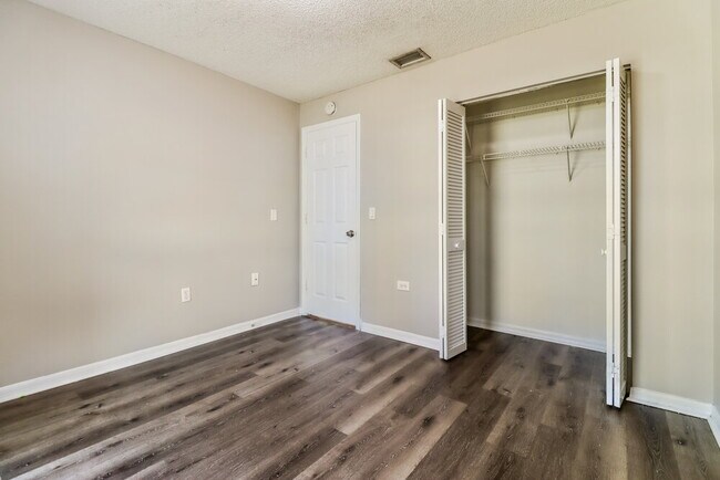 Building Photo - 8309 Royal Hart Dr