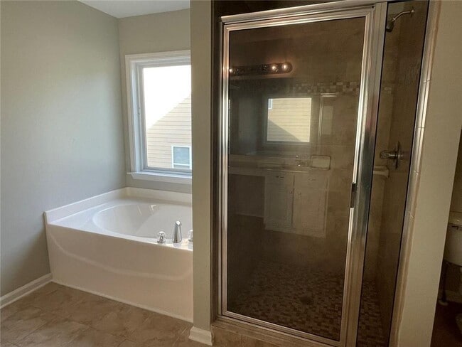 Building Photo - 807 Slope Creek Way