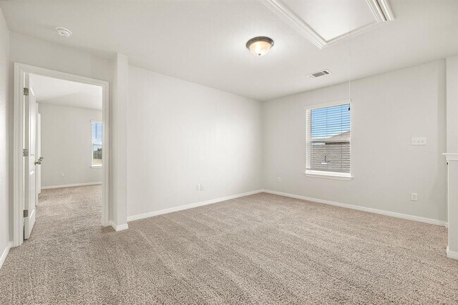 Building Photo - 120 Longmount Cv
