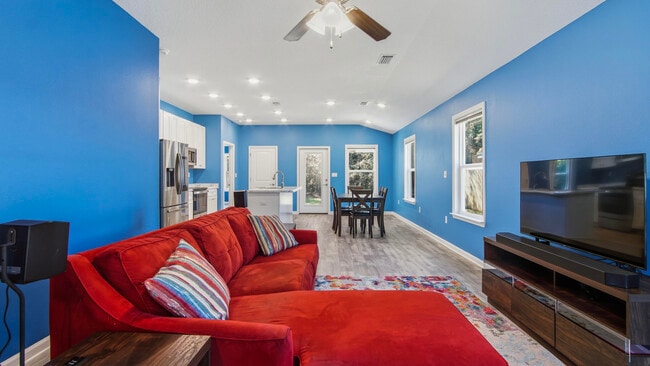 Building Photo - 1249 Martin Rd