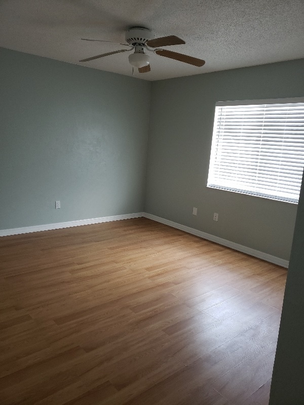 Building Photo - 2087 Oak Meadow Cir