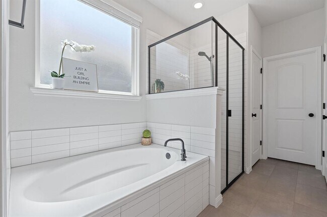 Building Photo - 179 Kings Cyn Dr