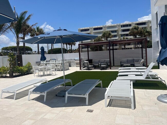 Building Photo - 3000 S Ocean Blvd