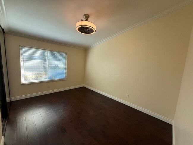 Building Photo - Beautiful Capri Home in Leisure Village