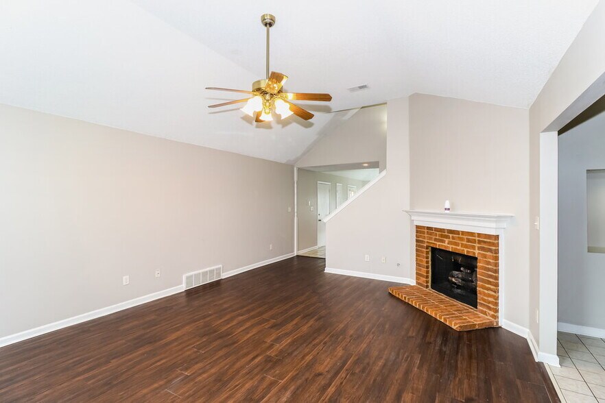 Building Photo - 11195 Cashmere Wood Dr