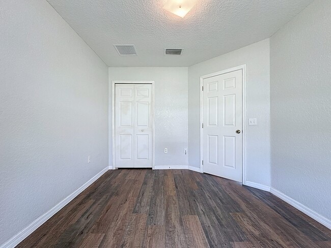 Building Photo - 424 Danube Dr