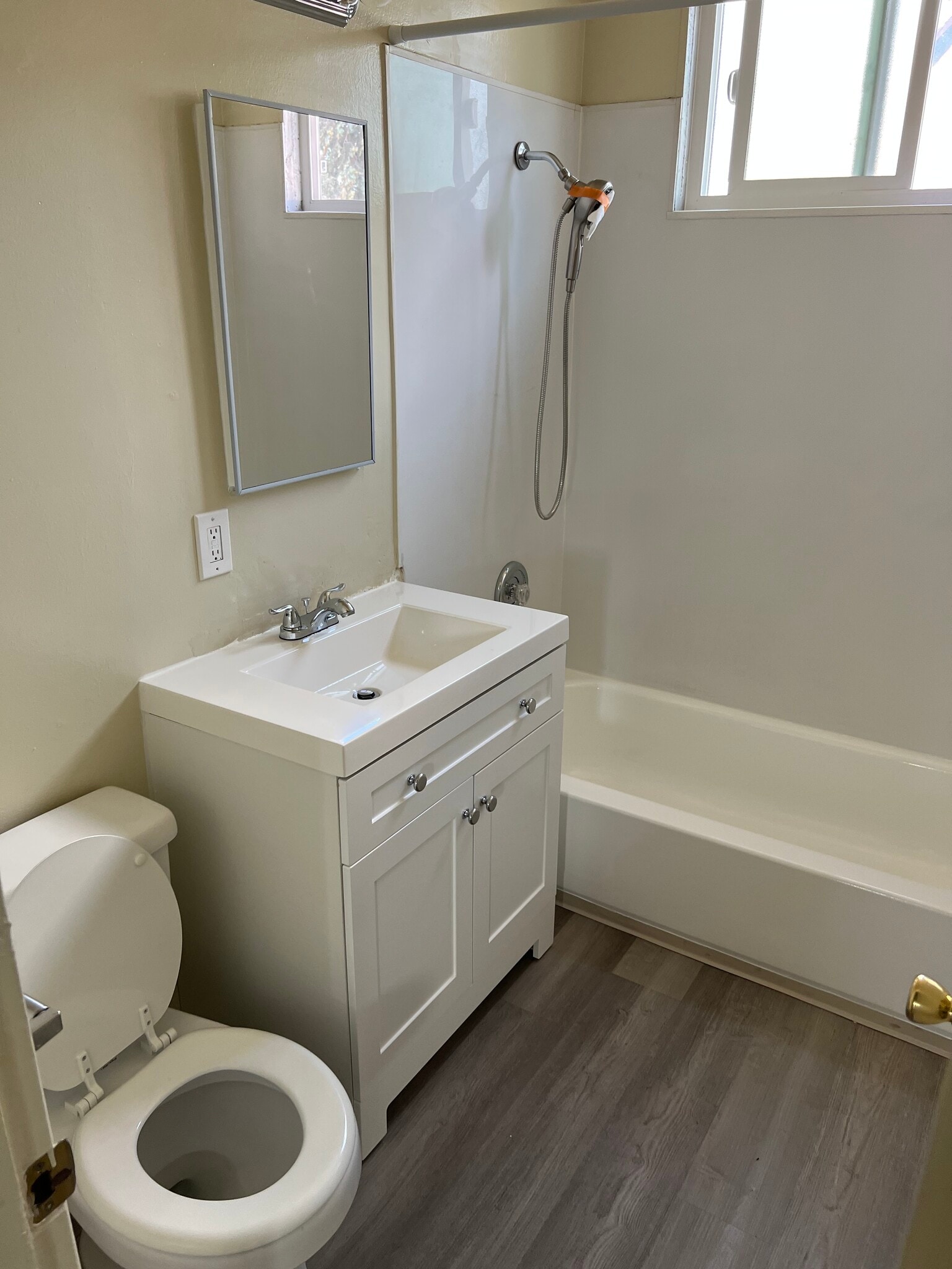 Building Photo - 1505 N Stanton Plz