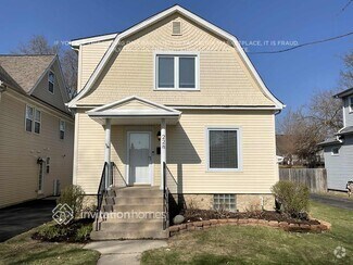 Building Photo - 228 S Hickory Ave