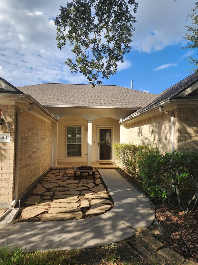 Building Photo - 2314 Hannover Way