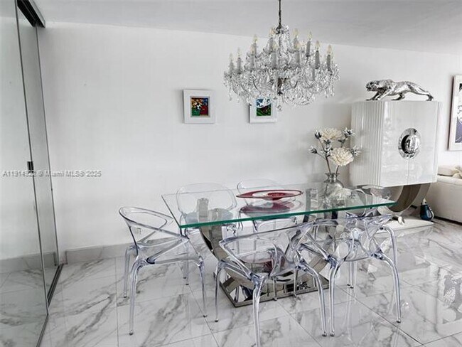 Building Photo - 6770 Indian Creek Dr