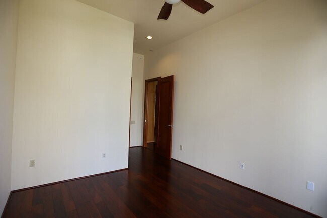 Building Photo - Loft at Waikiki - 2 Bdrm/2 Bath/2 Prkg - $4,500