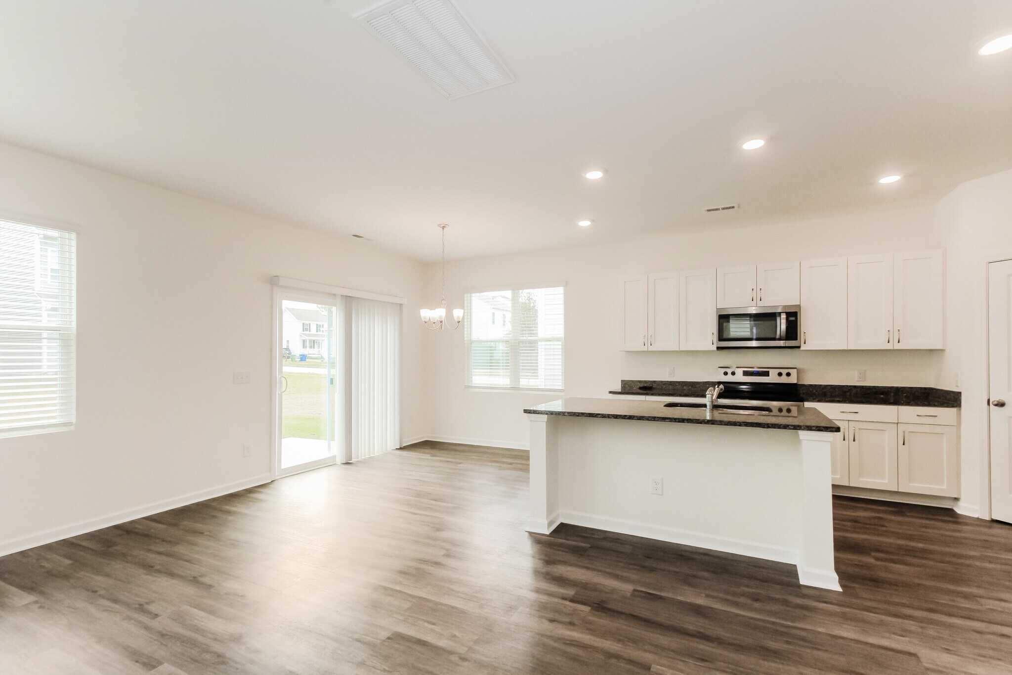 Building Photo - 1533 King St