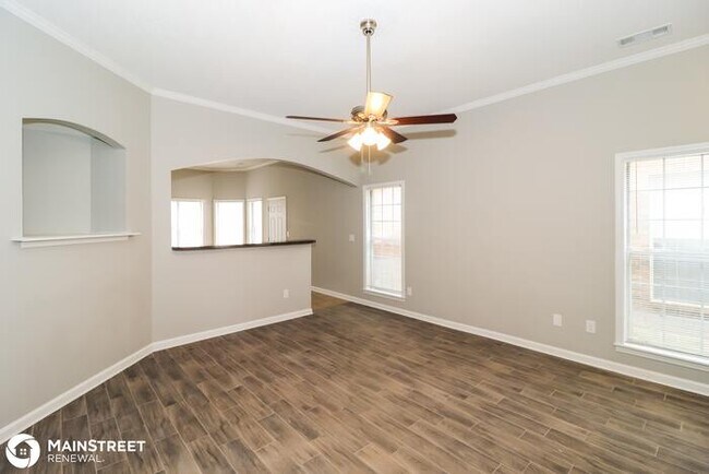 Building Photo - 2403 Lake Garden Dr, Memphis, TN 38134