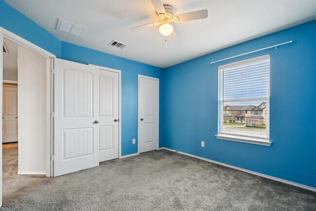 Building Photo - 19219 Zachary Taylor St