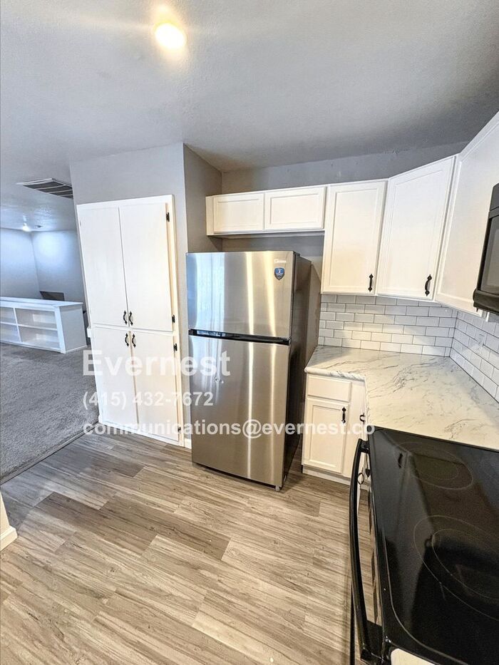 Building Photo - 1631 Porter Way