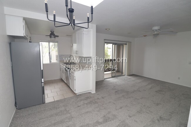 Building Photo - 1BR/1BA LA MESA w/ 2 Balconies near Lake M...