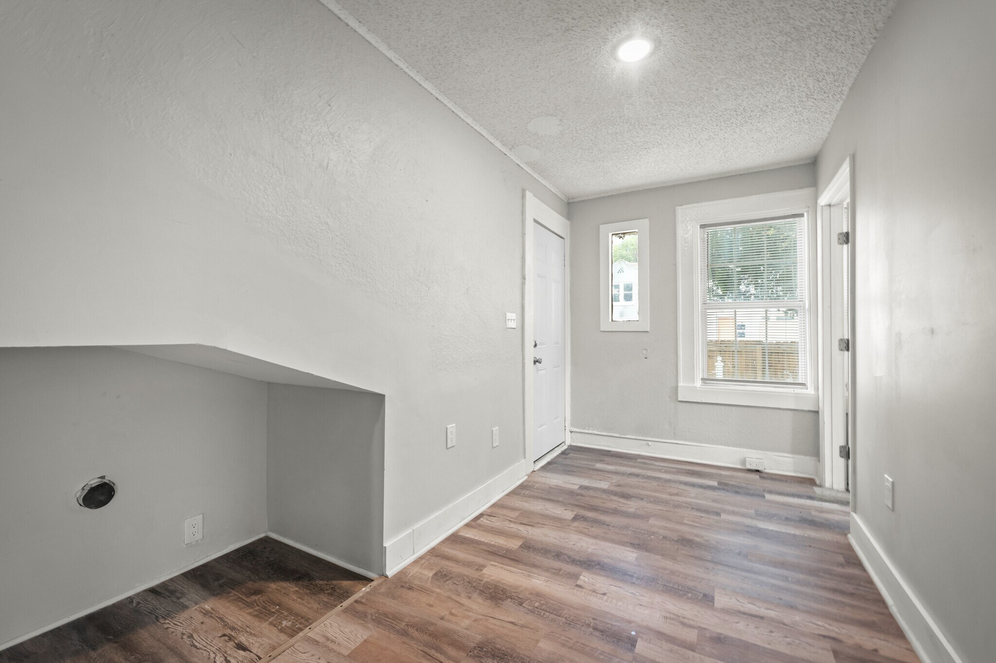 Building Photo - 3524 Boulevard