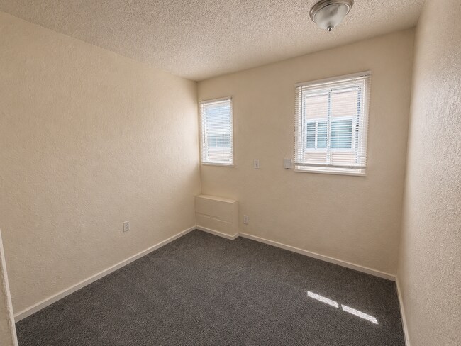 Building Photo - 1360-1364.5-13645 Pacific Beach Dr